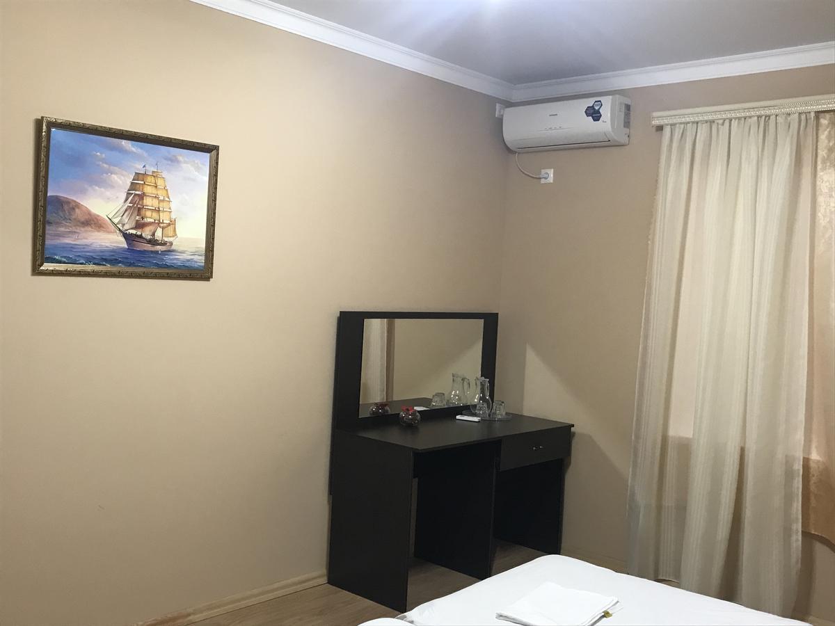 Guest House Guma Сухуми Екстериор снимка