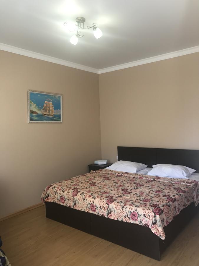 Guest House Guma Сухуми Екстериор снимка