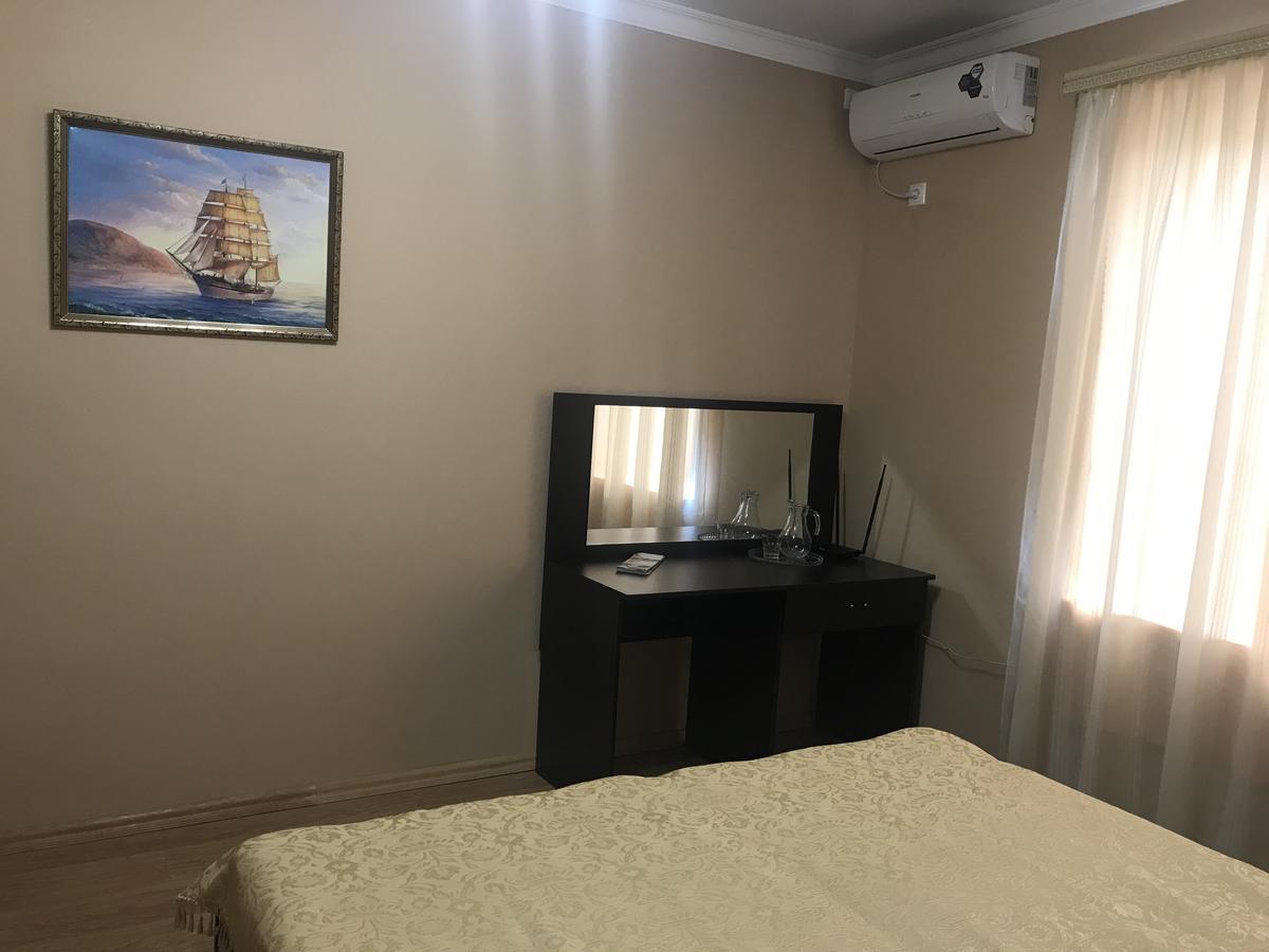 Guest House Guma Сухуми Екстериор снимка